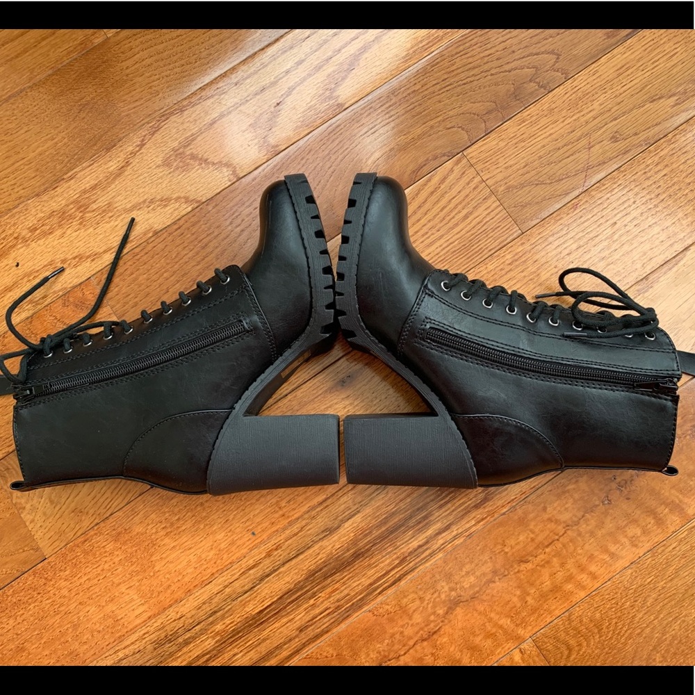 Combat boots 🥾 size 7
